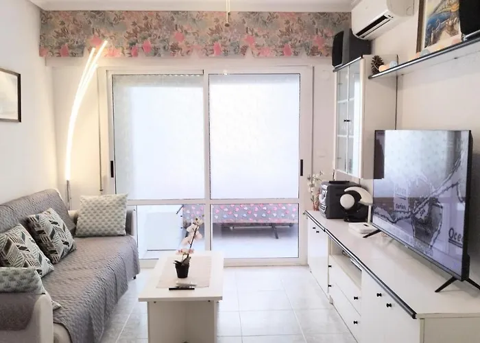 Cosy 50 Meters From The Beach, 2 Rooms, Air Conditioning, Wifi Lägenhet *