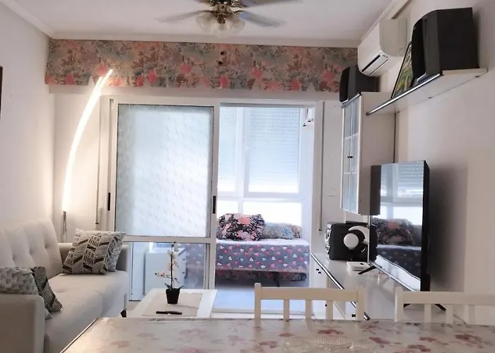 Cosy 50 Meters From The Beach, 2 Rooms, Air Conditioning, Wifi Lägenhet Torrevieja